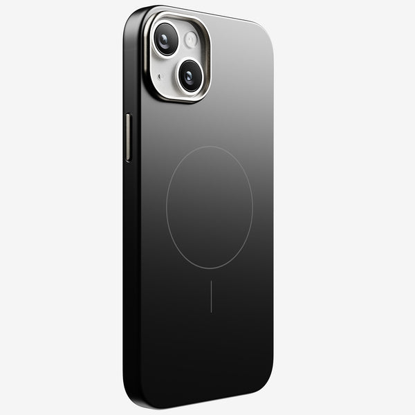 Black snap case designed for the 15 Series, featuring a circular MagSafe alignment guide.
