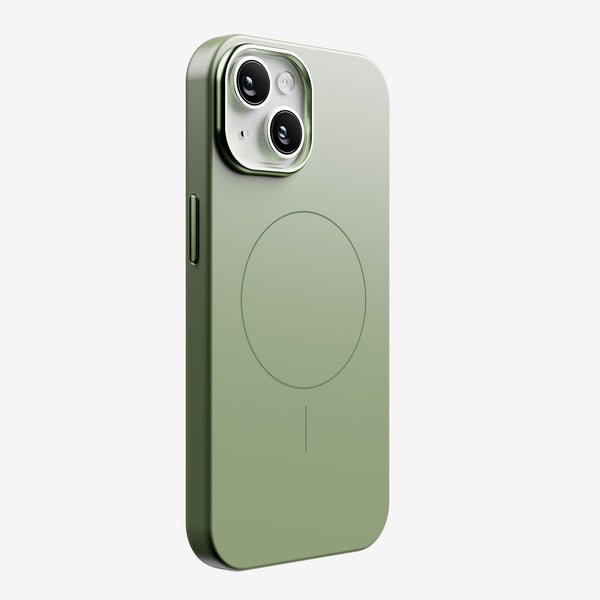 Green snap case designed for the 15 Series, featuring a circular MagSafe alignment.